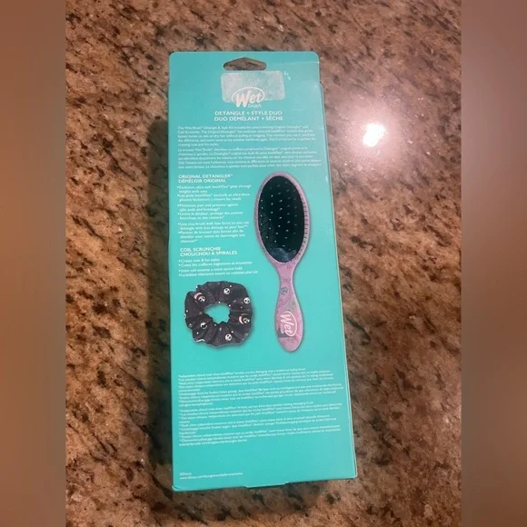 Wet Brush Nightmare Before Christmas Sally Detangling Hair Brush - Picture 5 of 5